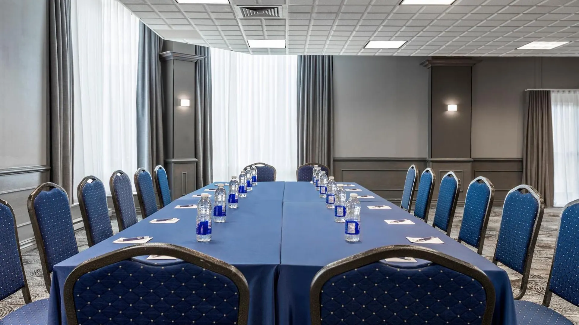 Le Nouvel Hotel Montreal