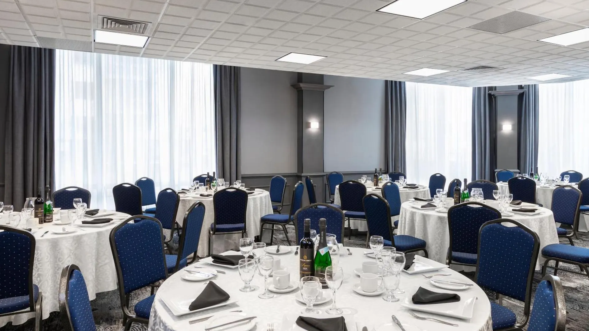 Le Nouvel Hotel Montreal