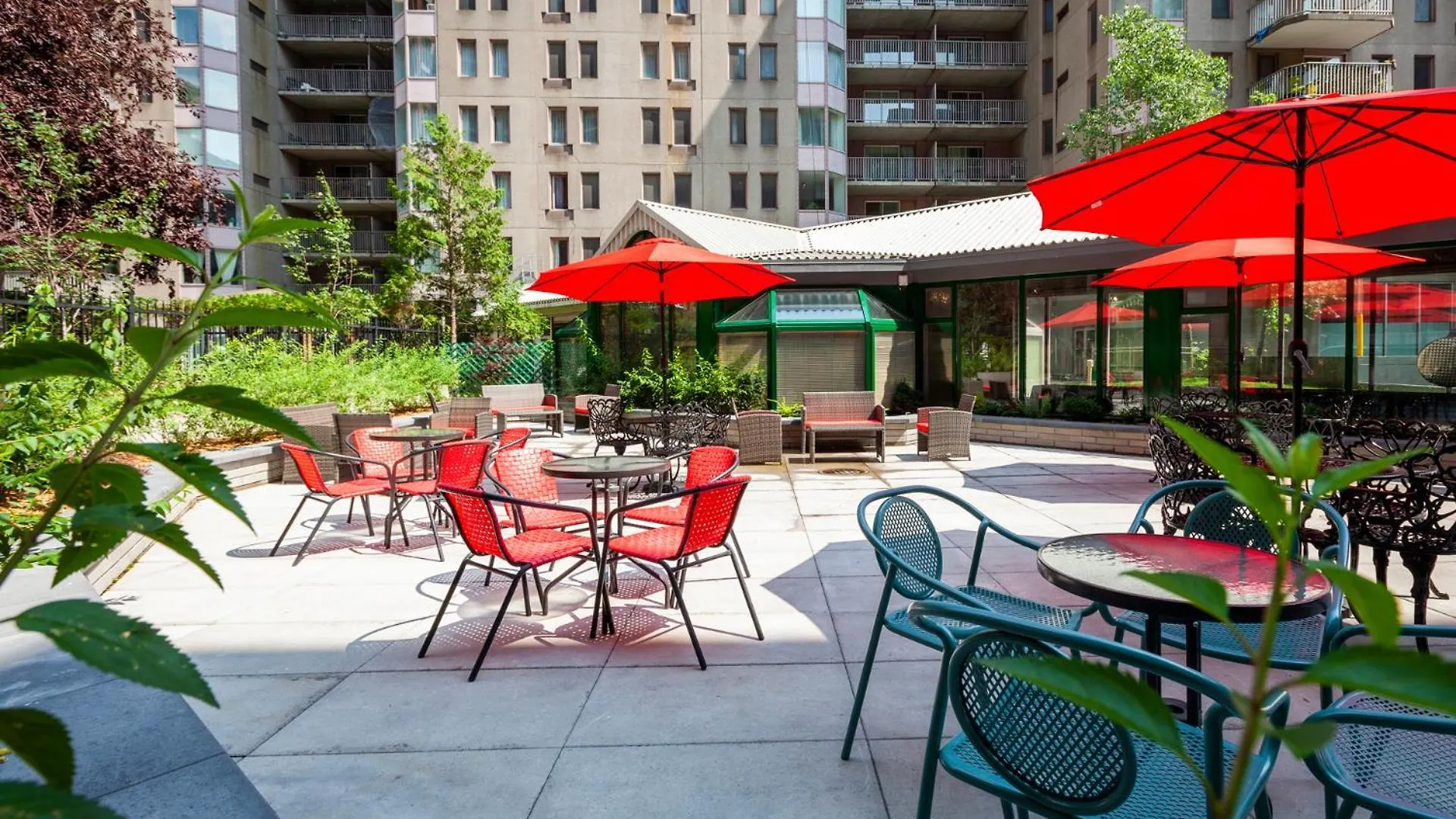 Le Nouvel Hotel Montreal
