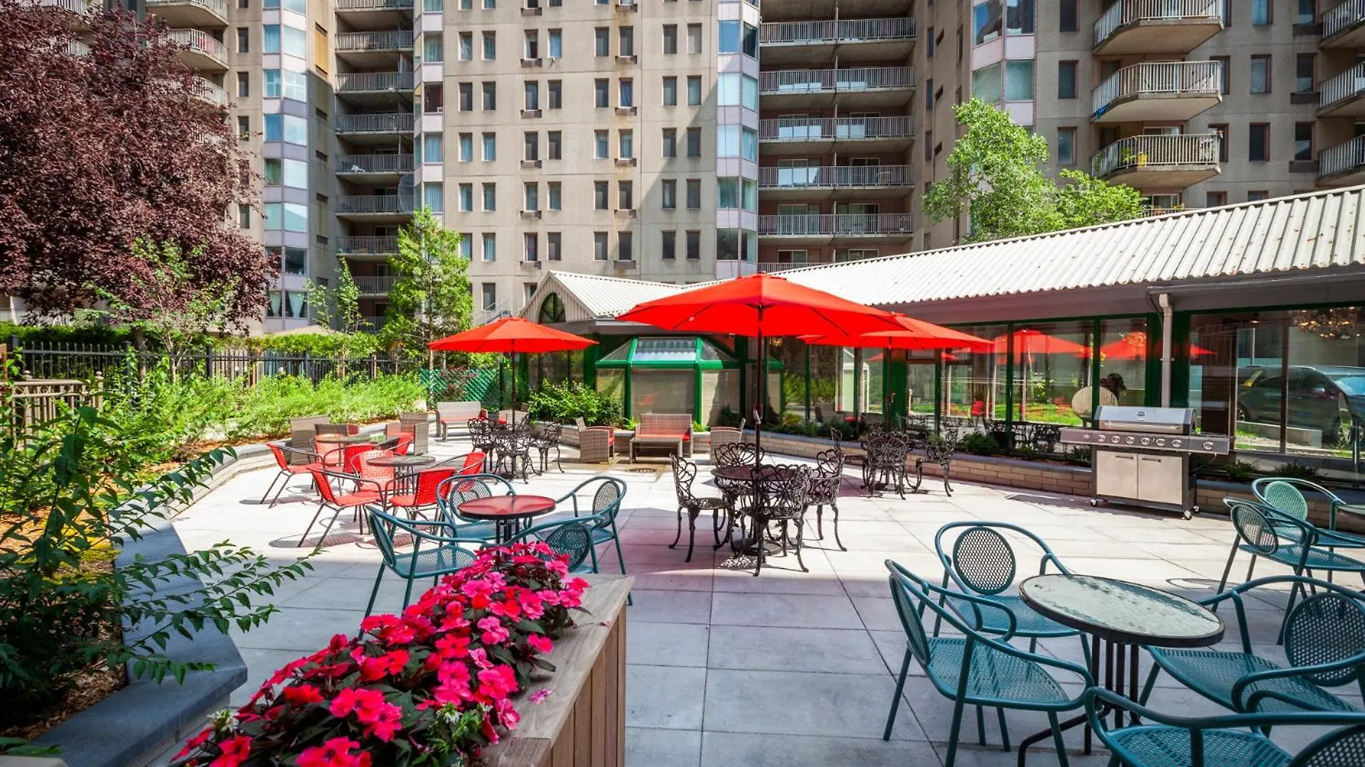 Le Nouvel Hotel Montreal