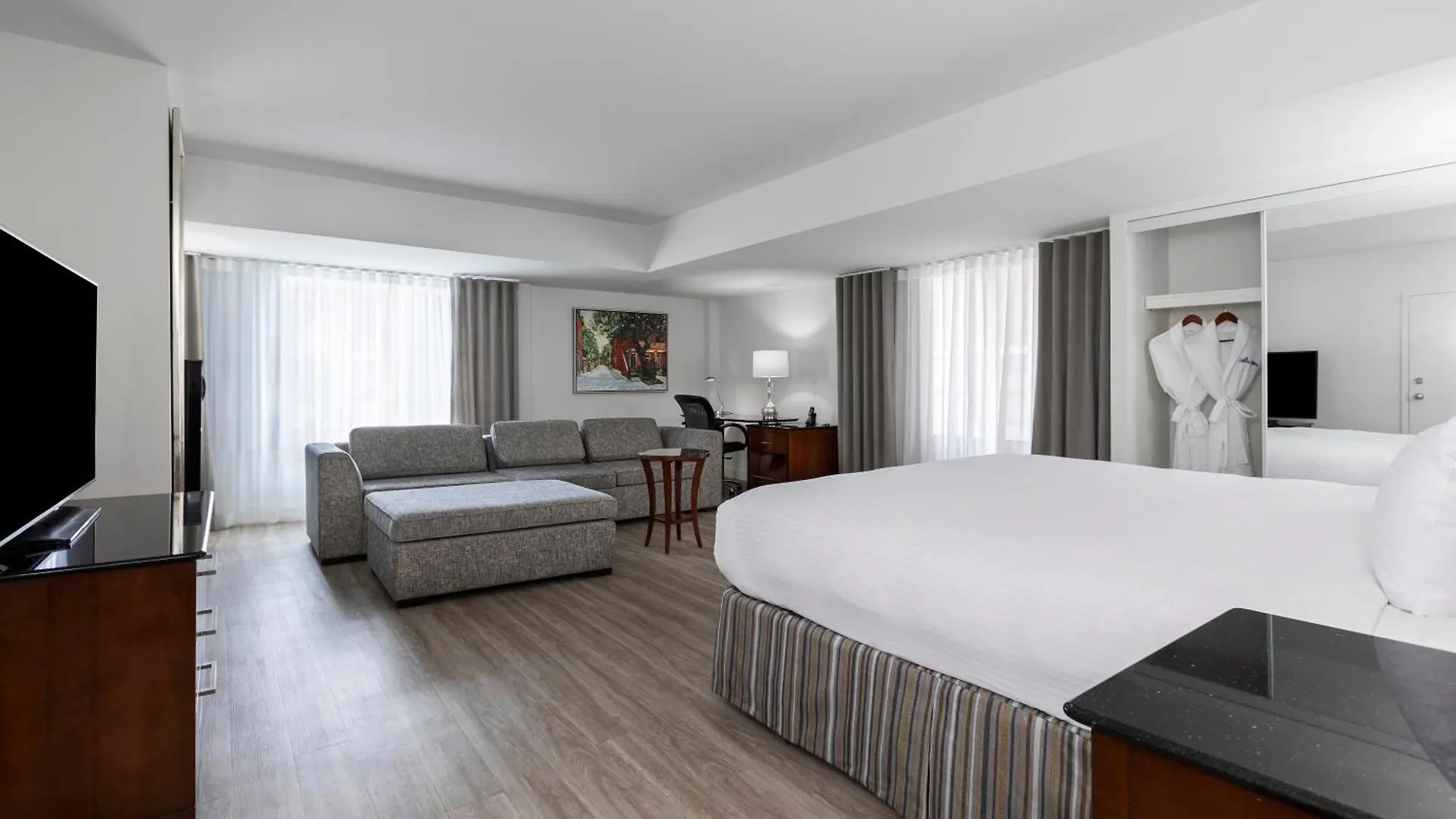 Le Nouvel Hotel Montreal