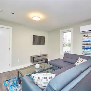 Luxury Boutique Two Bedroom 3b , Niagara Falls Canada