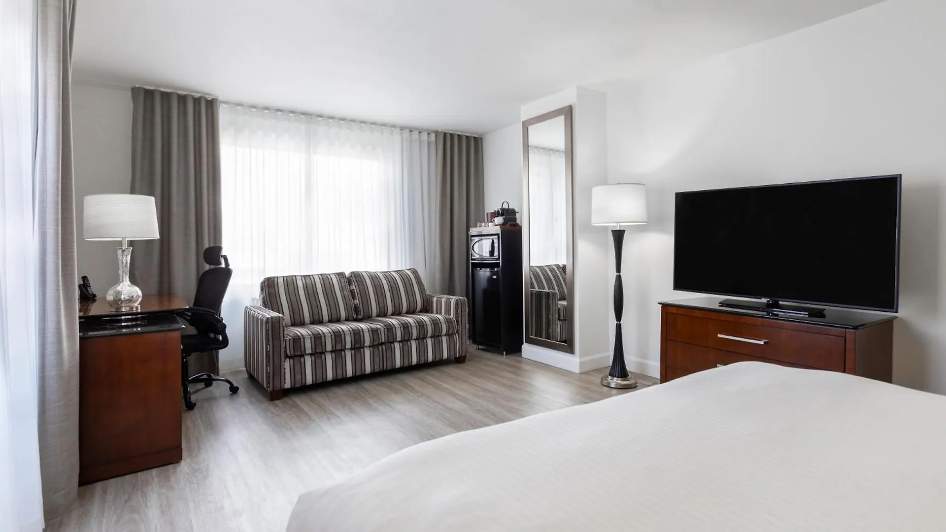 Le Nouvel Hotel Montréal